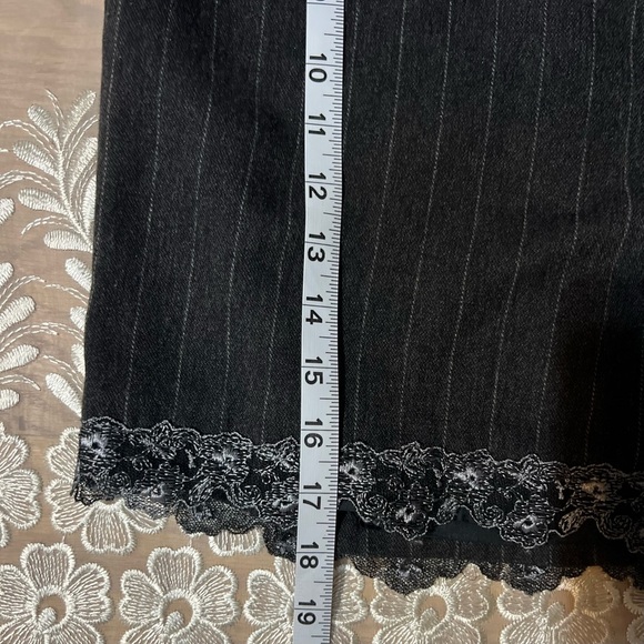 Vintage Pinstripe Gray Midi Skirt w/ Lace Trim and Slit. -Size 4 -SK09 - Picture 7 of 7